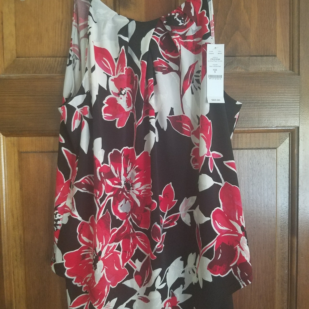 White House Black Market sleeveless top